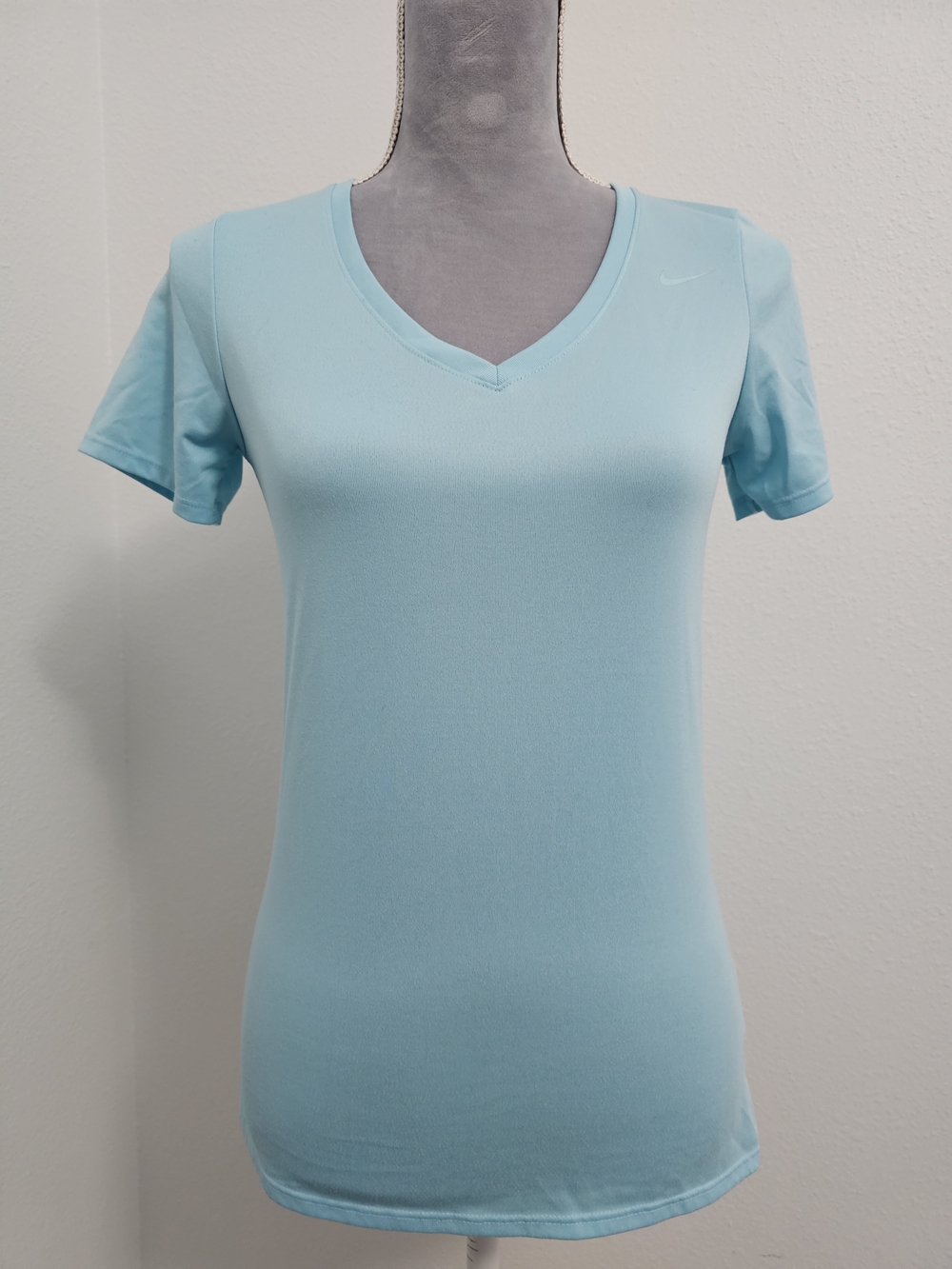 Nike Women's Light Blue V-Neck Short Sleeve Tee